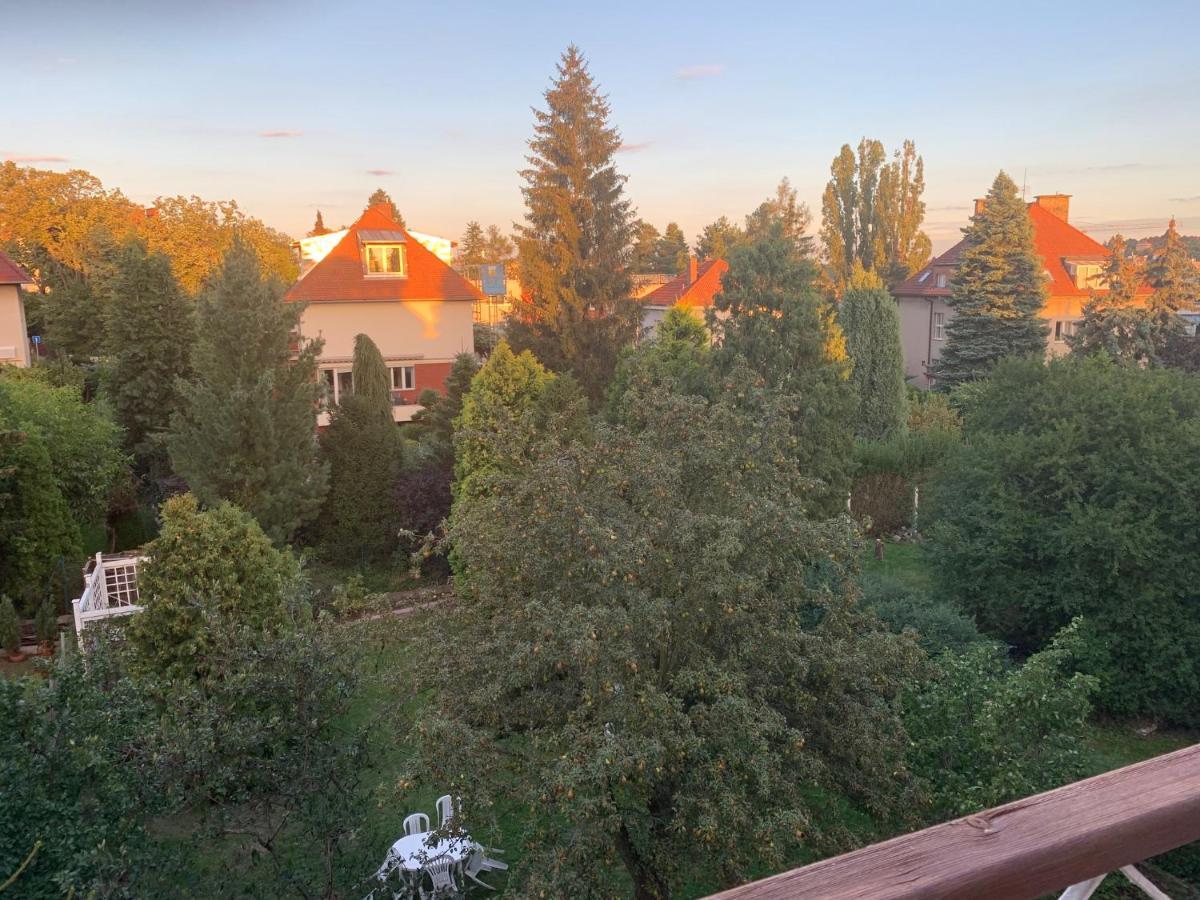 Residence Sarka Praag Buitenkant foto
