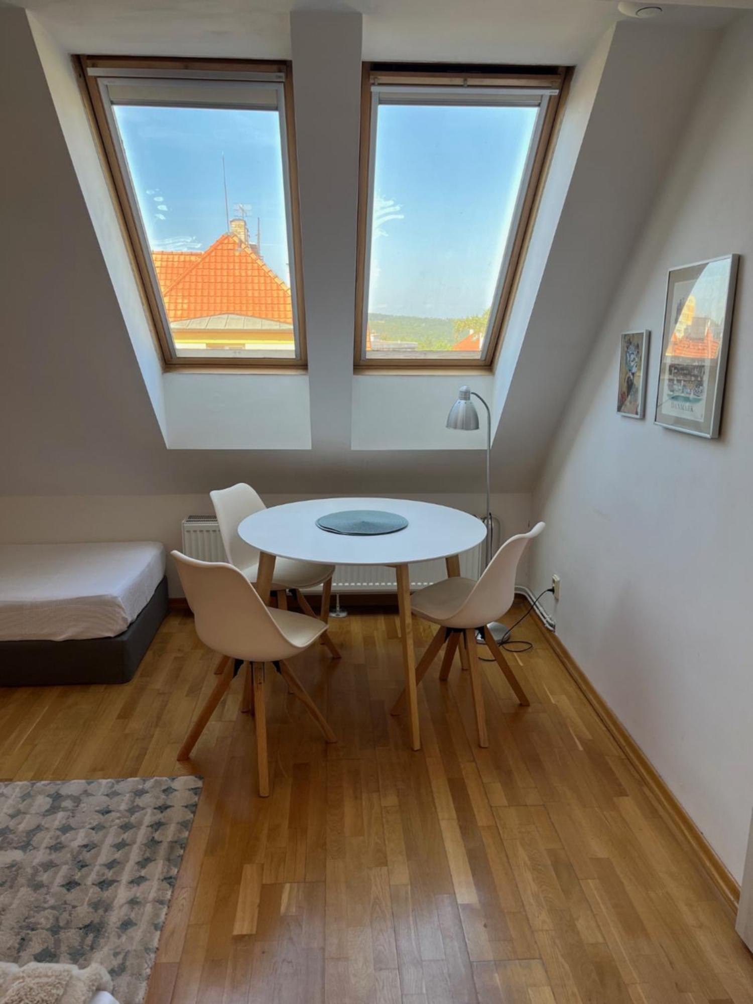 Residence Sarka Praag Buitenkant foto